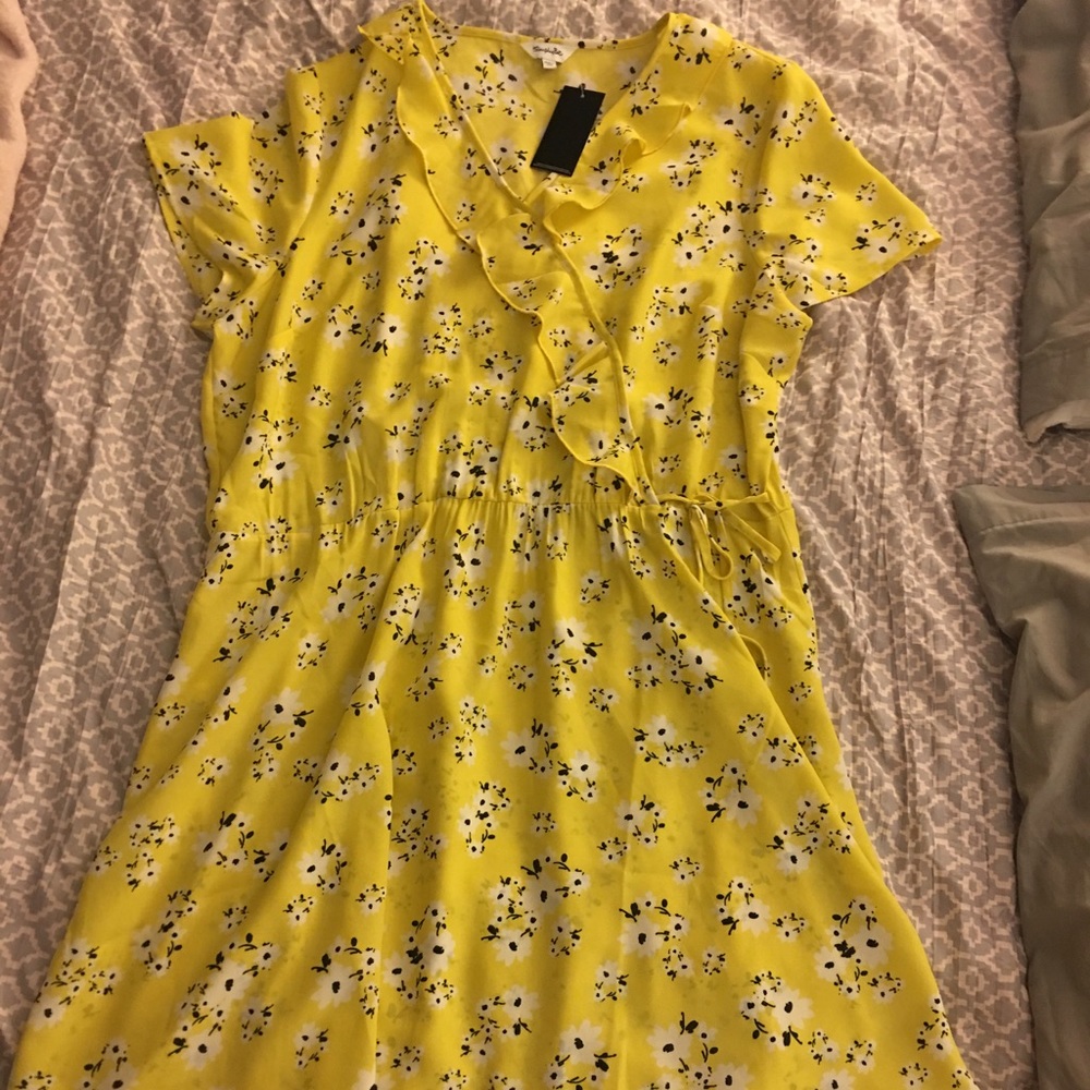 Yellow dress with white flowers
